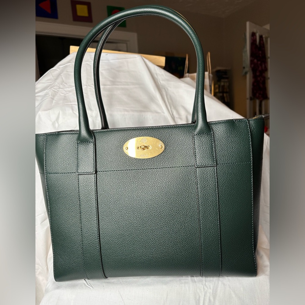 Mulberry Bayswater 9 to 5 in Mulberry Green. Dust bag included.